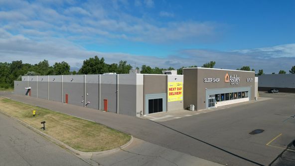 Ashley | Flint, MI: 3250 S Linden Rd, Flint, MI 48507